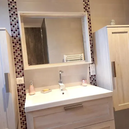 Maison Confortable à 80 M² Avec Jardin Spacieux Hébergement de vacances Coltines