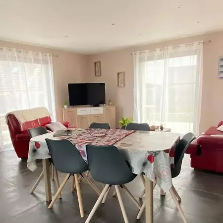 Holiday home Maison Confortable A 80 M² Avec Jardin Spacieux *