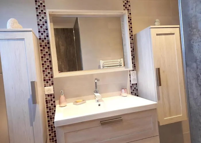 Maison Confortable A 80 M² Avec Jardin Spacieux Ferienhaus Coltines