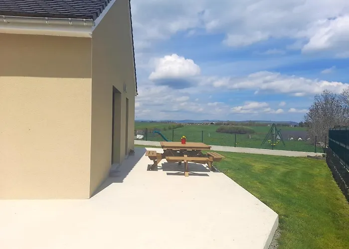 Maison Confortable A 80 M² Avec Jardin Spacieux *